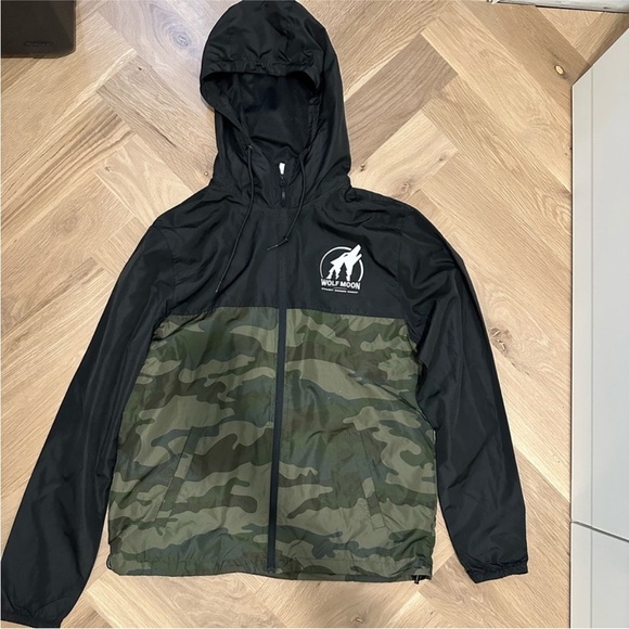Black and Camouflage Hooded Jacket - Picture 1 of 2